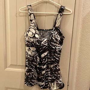 Clientele Women’s Wide Strap Tank Top Knot Front Stretchy Flowy Built in Bra